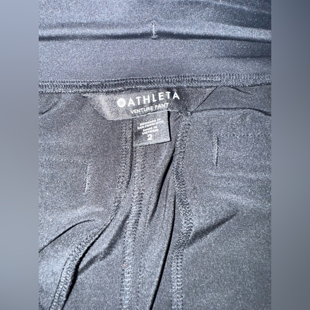 Athleta Women's Black cargo Jogger travel venture pants size 2 EUC - Picture 5 of 5